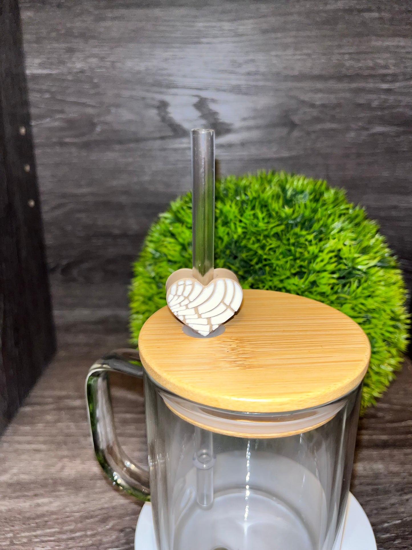 White Concha Straw Topper